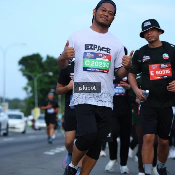 Runner Photo 3697656