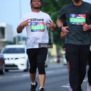 Runner Photo 3697667
