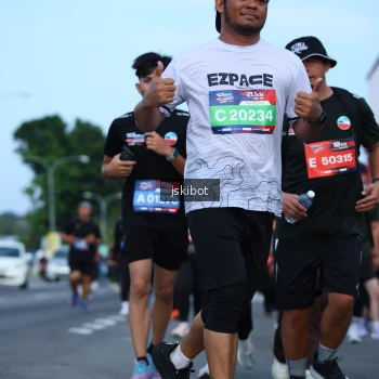 Runner Photo 3697681
