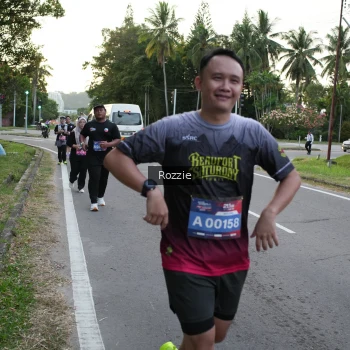 Runner Photo 3697779