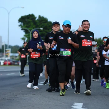 Runner Photo 3698063