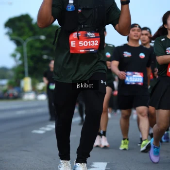 Runner Photo 3698270