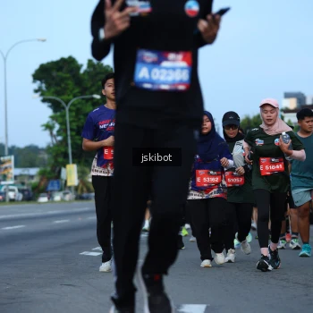 Runner Photo 3698640