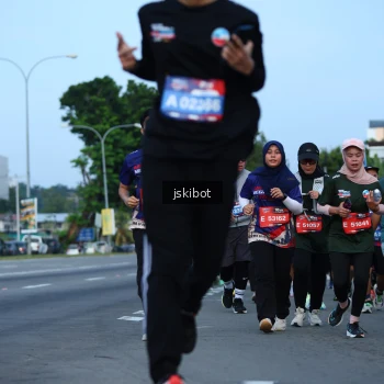 Runner Photo 3698649