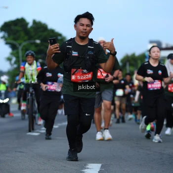 Runner Photo 3698771