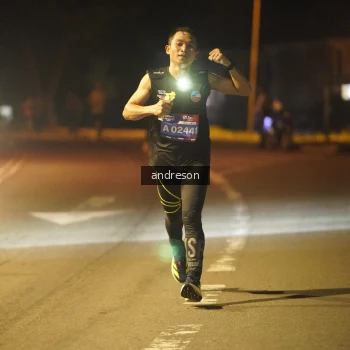 Runner Photo 3698813
