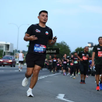 Runner Photo 3698914