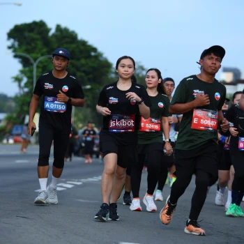 Runner Photo 3699005