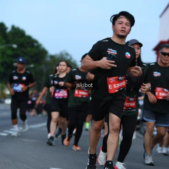 Runner Photo 3699025