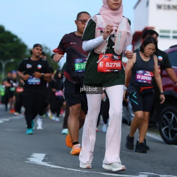 Runner Photo 3699073