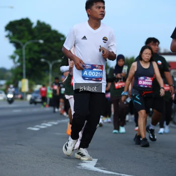 Runner Photo 3699091