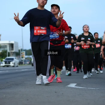 Runner Photo 3699255