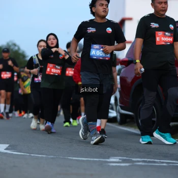 Runner Photo 3699543