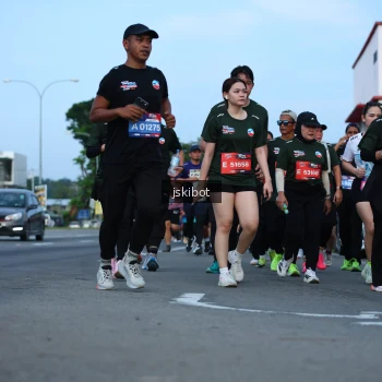 Runner Photo 3699635