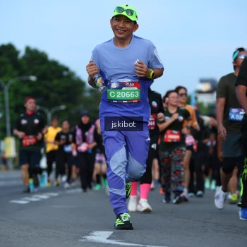 Runner Photo 3699776