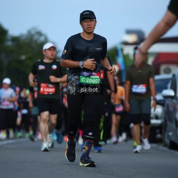 Runner Photo 3699810