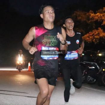 Runner Photo 3699891