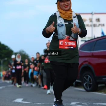 Runner Photo 3699921