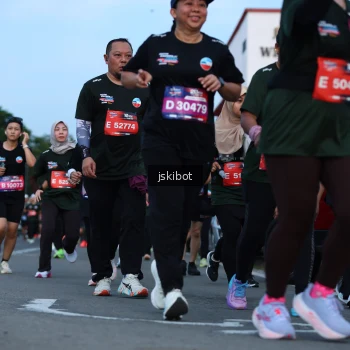Runner Photo 3700017