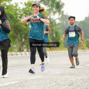 Runner Photo 3700045