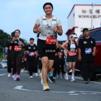 Runner Photo 3700058