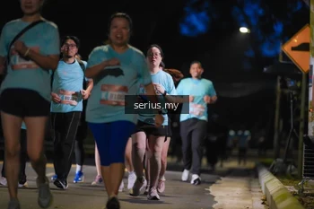 Runner Photo 3700065