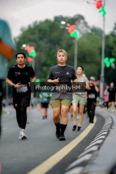 Runner Photo 3700081