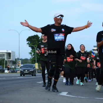 Runner Photo 3700095