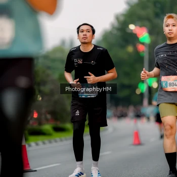 Runner Photo 3700103