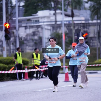 Runner Photo 3700117