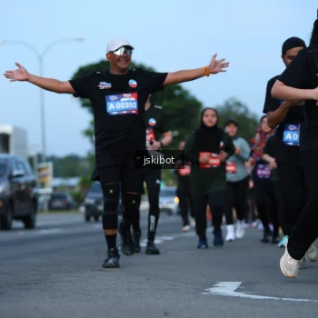 Runner Photo 3700119