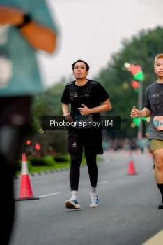 Runner Photo 3700133