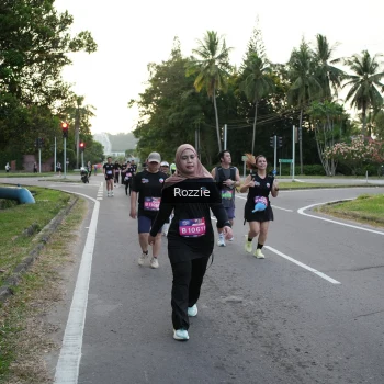 Runner Photo 3700136