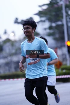 Runner Photo 3700140