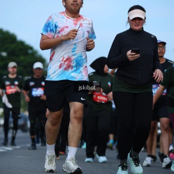 Runner Photo 3700156