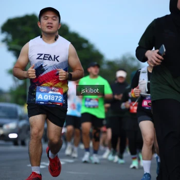 Runner Photo 3700196