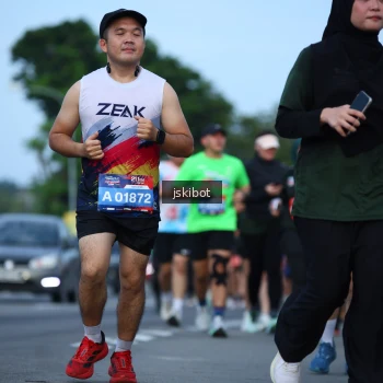 Runner Photo 3700202