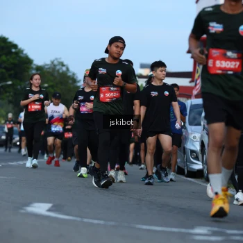 Runner Photo 3700268