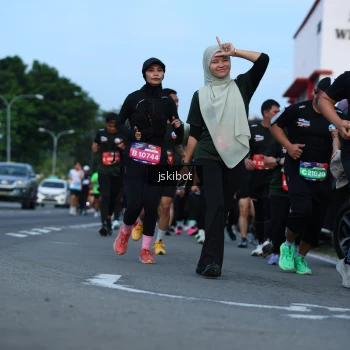 Runner Photo 3700296