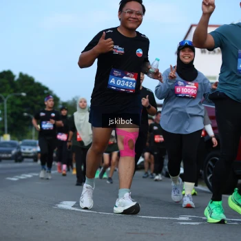 Runner Photo 3700347