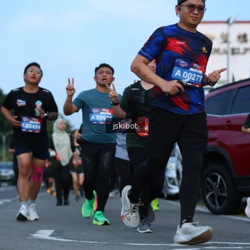 Runner Photo 3700354