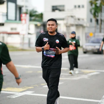 Runner Photo 3700358
