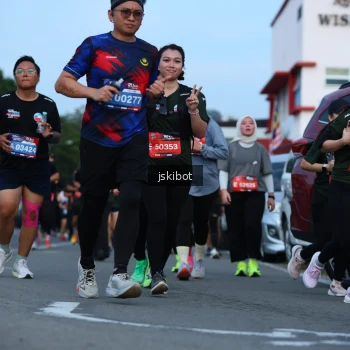 Runner Photo 3700365