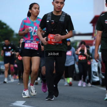 Runner Photo 3700369