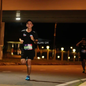 Runner Photo 3700435