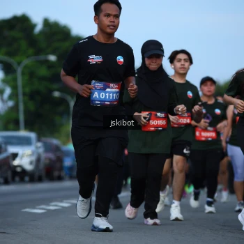 Runner Photo 3700443