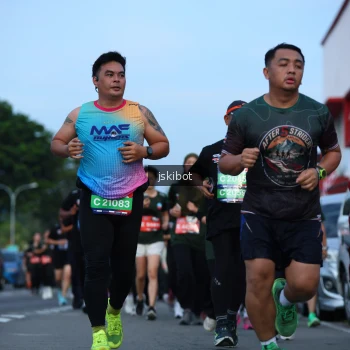 Runner Photo 3700472