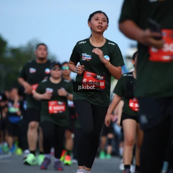 Runner Photo 3700513