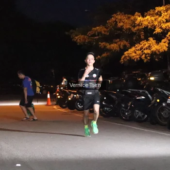 Runner Photo 3700517