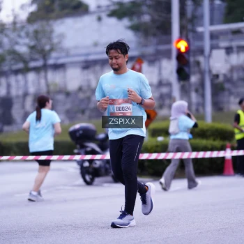 Runner Photo 3700519